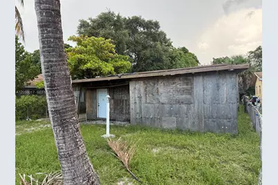 809 NW 108th St, Miami, FL 33168 - Photo 3