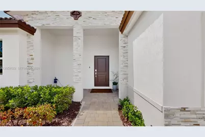 2208 SE 30th St, Homestead, FL 33035 - Photo 5