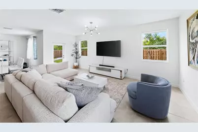 2208 SE 30th St, Homestead, FL 33035 - Photo 11