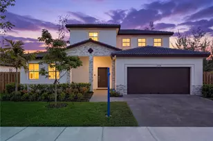 2208 SE 30th St, Homestead, FL 33035 - Photo 1