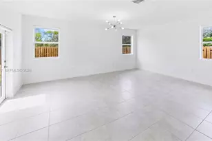 2208 SE 30th St, Homestead, FL 33035 - Photo 9