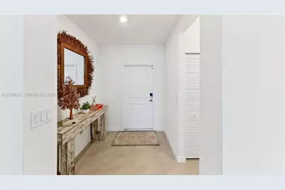 2208 SE 30th St, Homestead, FL 33035 - Photo 5