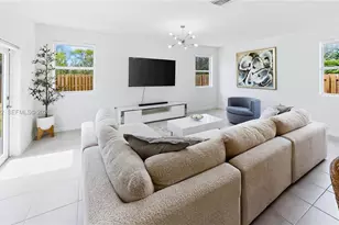 2208 SE 30th St, Homestead, FL 33035 - Photo 9