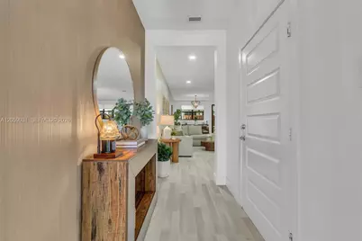 10533 NW 78th Ter, Doral, FL 33178 - Photo 5