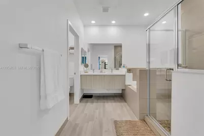10533 NW 78th Ter, Doral, FL 33178 - Photo 39