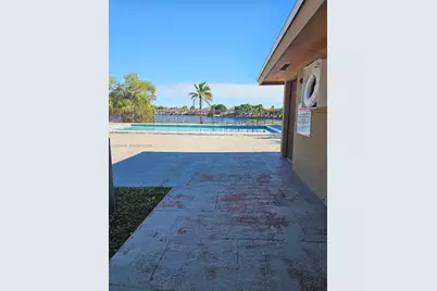 2505 W 67th Pl #22-27, Hialeah, FL 33016 - Photo 9