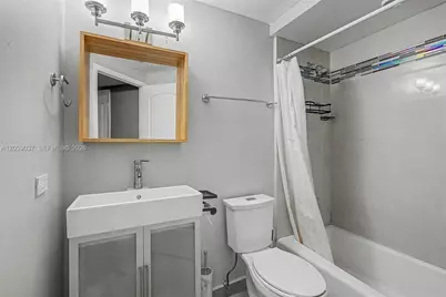 8290 Lake Dr #538, Doral, FL 33166 - Photo 9