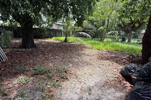 809 NW 108th St, Miami, FL 33168 - Photo 7