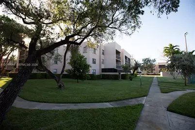 10425 SW 112 Ave #325, Miami, FL 33176 - Photo 13