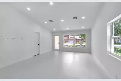 2828 NW 95th Ave, Coral Springs, FL 33065 - Photo 7