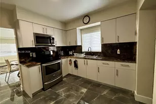 1043 NW 33rd St, Miami, FL 33127 - Photo 17