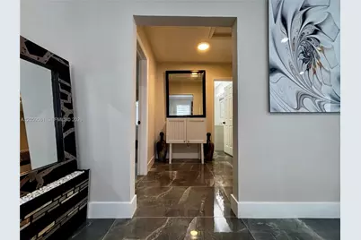 1043 NW 33rd St #Front, Miami, FL 33127 - Photo 21