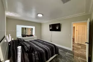 1043 NW 33rd St, Miami, FL 33127 - Photo 23
