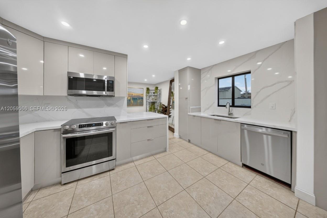12510 SW 95th Terrace - 12510 SW 95th Terrace, Miami, FL 33186 Luxury Property | Jose Angel Pina