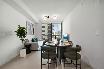 11 NE 6th St #1710, Miami, FL 33132 - Photo 3