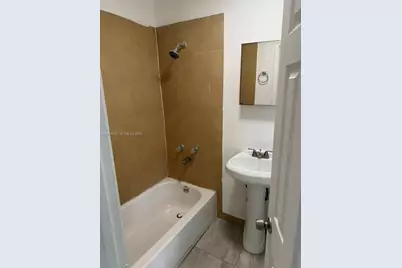 1049 NW 95th St #A2, Miami, FL 33150 - Photo 5