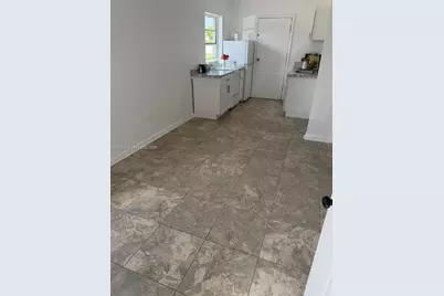 1049 NW 95th St #A2, Miami, FL 33150 - Photo 3