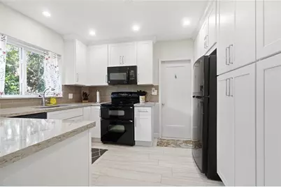 1010 NE 105th St, Miami Shores, FL 33138 - Photo 23