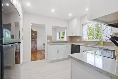 1010 NE 105th St, Miami Shores, FL 33138 - Photo 41