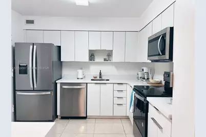 5161 Collins Ave #1510, Miami Beach, FL 33140 - Photo 1