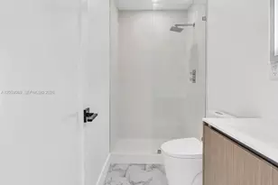 11900 N Bayshore Dr, North Miami, FL 33181 - Photo 21
