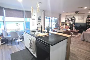 19130 NW 10th St, Pembroke Pines, FL 33029 - Photo 9