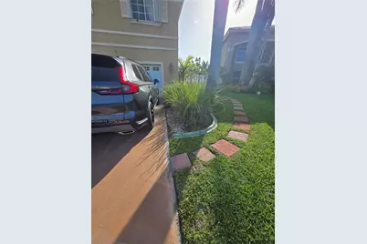 19130 NW 10th St, Pembroke Pines, FL 33029 - Photo 5