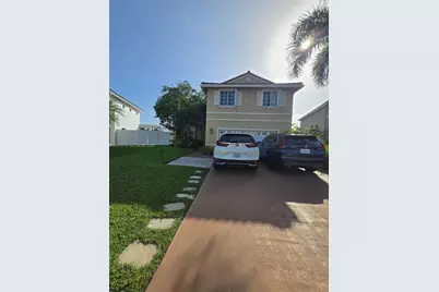 19130 NW 10th St, Pembroke Pines, FL 33029 - Photo 1