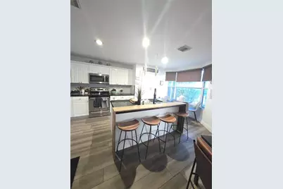 19130 NW 10th St, Pembroke Pines, FL 33029 - Photo 17