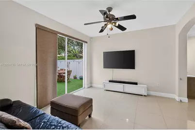 17030 SW 36th Ct, Miramar, FL 33027 - Photo 7