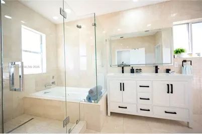 1046 NE 17th Ter, Homestead, FL 33033 - Photo 17