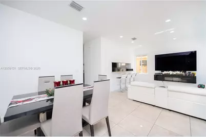 1046 NE 17th Ter, Homestead, FL 33033 - Photo 11