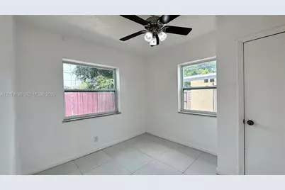 2220 Charleston St #2, Hollywood, FL 33020 - Photo 11