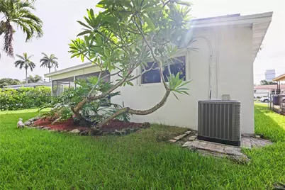 [Address not provided], Hallandale Beach, FL 33009 - Photo 19