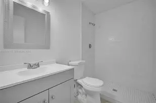 10015 NW 4th St, Pembroke Pines, FL 33024 - Photo 13