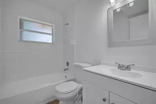 10015 NW 4th St, Pembroke Pines, FL 33024 - Photo 15