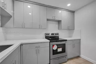 10015 NW 4th St, Pembroke Pines, FL 33024 - Photo 3