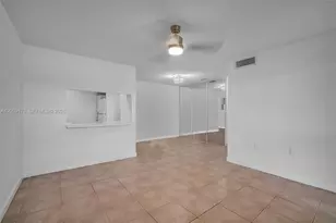 10015 NW 4th St, Pembroke Pines, FL 33024 - Photo 7