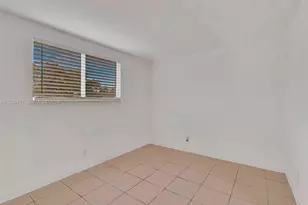 14190 W Dixie Hwy, North Miami, FL 33161 - Photo 3