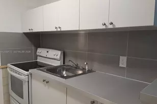 5647 Hayes St, Hollywood, FL 33021 - Photo 5