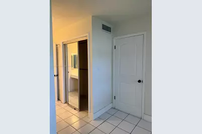 19001 NE 14th Ave #121, Miami, FL 33179 - Photo 9