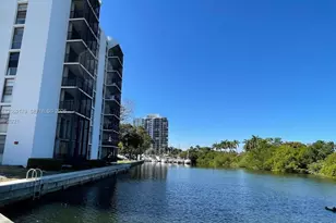 3401 N Country Club Dr, Aventura, FL 33180 - Photo 5