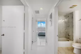 253 NE 2nd St, Miami, FL 33132 - Photo 11