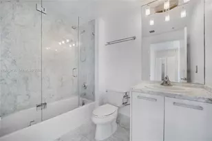 253 NE 2nd St, Miami, FL 33132 - Photo 13