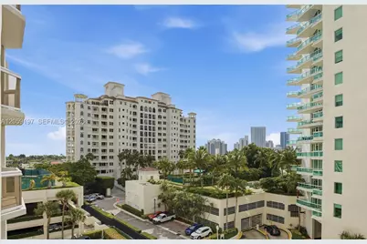 20185 E Country Club Dr #502, Aventura, FL 33180 - Photo 23