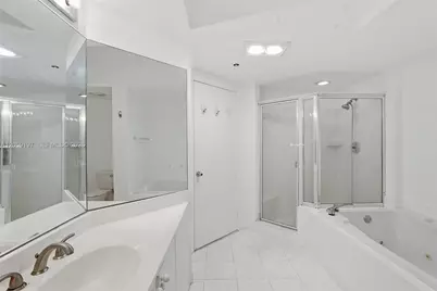 20185 E Country Club Dr #502, Aventura, FL 33180 - Photo 15