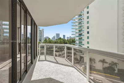 20185 E Country Club Dr #502, Aventura, FL 33180 - Photo 11