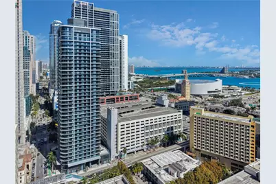121 NE 5th St #1800, Miami, FL 33132 - Photo 17