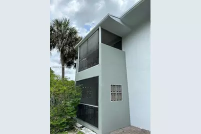500 E Country Club Cir #7, Plantation, FL 4053 - Photo 11