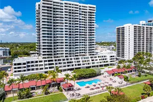 2555 Collins Ave, Miami Beach, FL 33140 - Photo 61